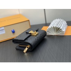LV M80880